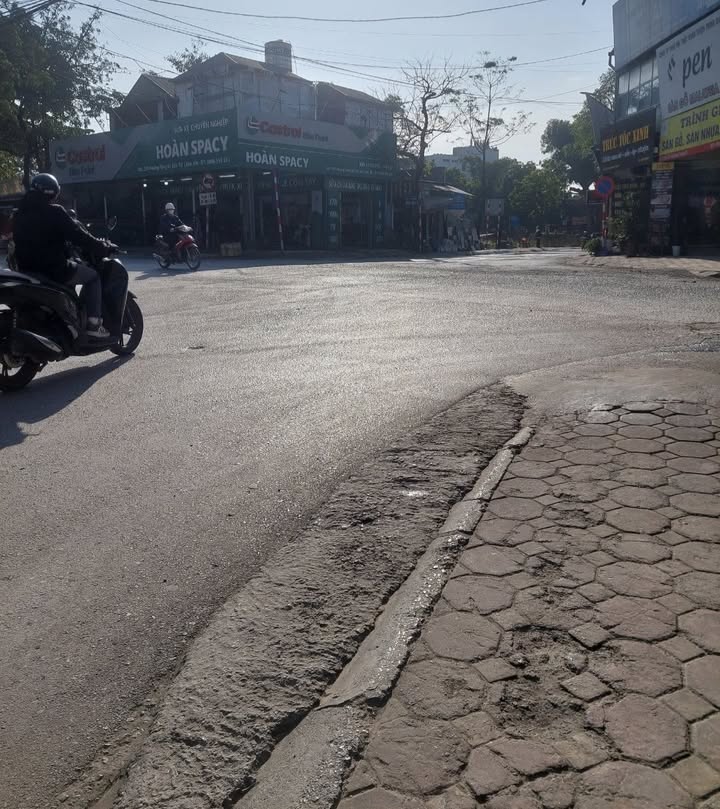 Nhà phố Đức Thắng Bắc Từ Liêm 65m² giá 8 tỷ - Cơ hội vàng cho gia đình bạn!