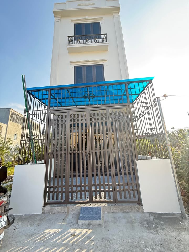 Nhà 3 tầng độc lập 61m² tại TDP Dân Hạnh - Giá chỉ 2.68 tỷ VND, sổ đỏ chính chủ!