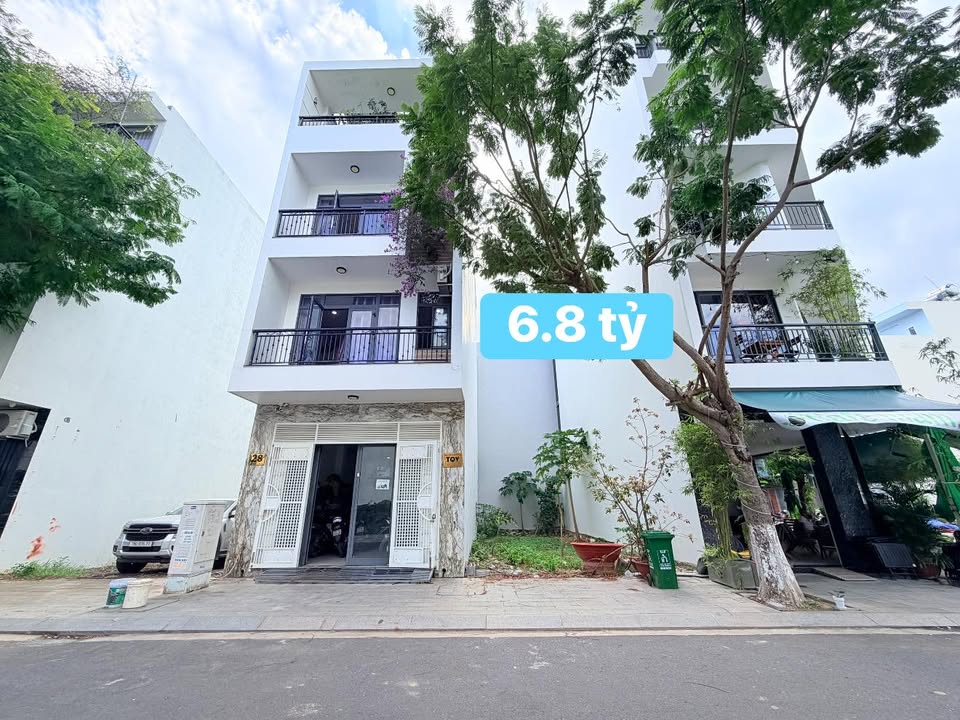 Nhà phố VCN Phước Long 1 Nha Trang 75m² giá 6.8 tỷ - Hướng Đông Bắc, siêu sạch gần công viên!