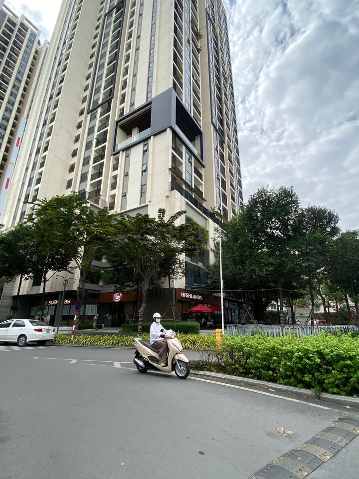 Bán gấp nhà mặt tiền 285 Đường Cách Mạng Tháng 8, Quận 10 - Không gian sống đẳng cấp!