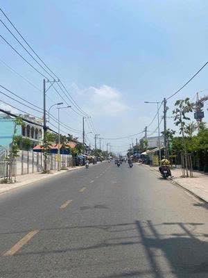 Cho thuê nhà góc 2 mặt tiền Lê Văn Lương Nhà Bè 230m² - Vị trí đắc địa, dễ nhận diện thương hiệu!