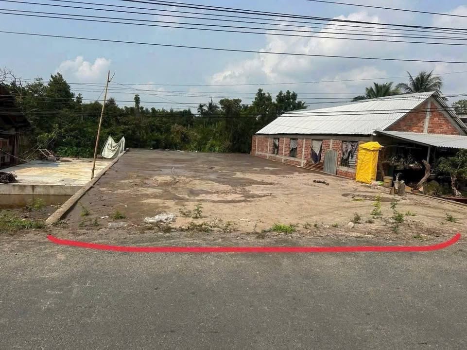 Đất nền mặt tiền Quốc lộ 57B, Hòa Nghĩa, Chợ Lách 204m² chỉ 1.2 tỷ - Cơ hội đầu tư tuyệt vời!