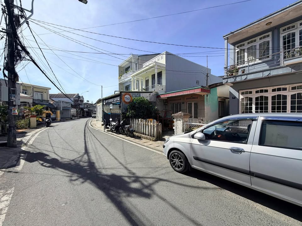 Nhà mặt tiền đường Cổ Loa, Phường 2, Đà Lạt 87,7m² giá 8 tỷ - Vị trí đắc địa, tiện ích đầy đủ!