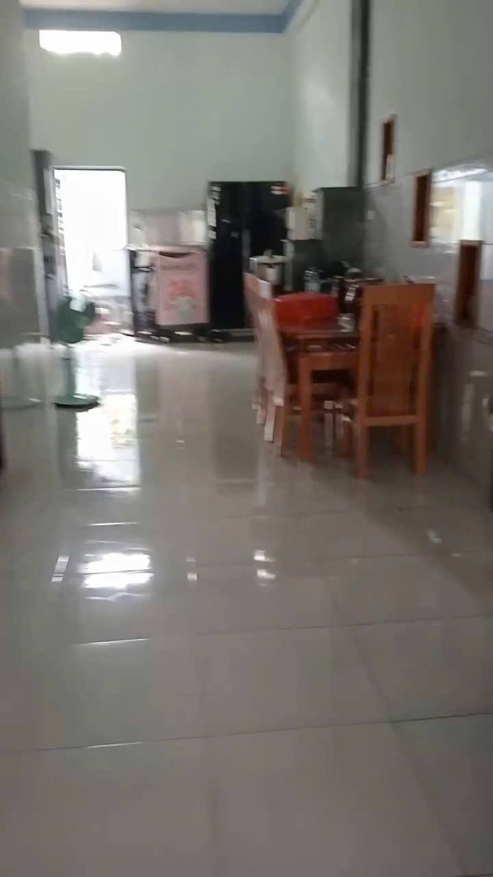 Nhà lầu kiên cố Tân Bình Đồng Xoài 162m² giá 2 tỷ - Gần chợ và khu vui chơi!