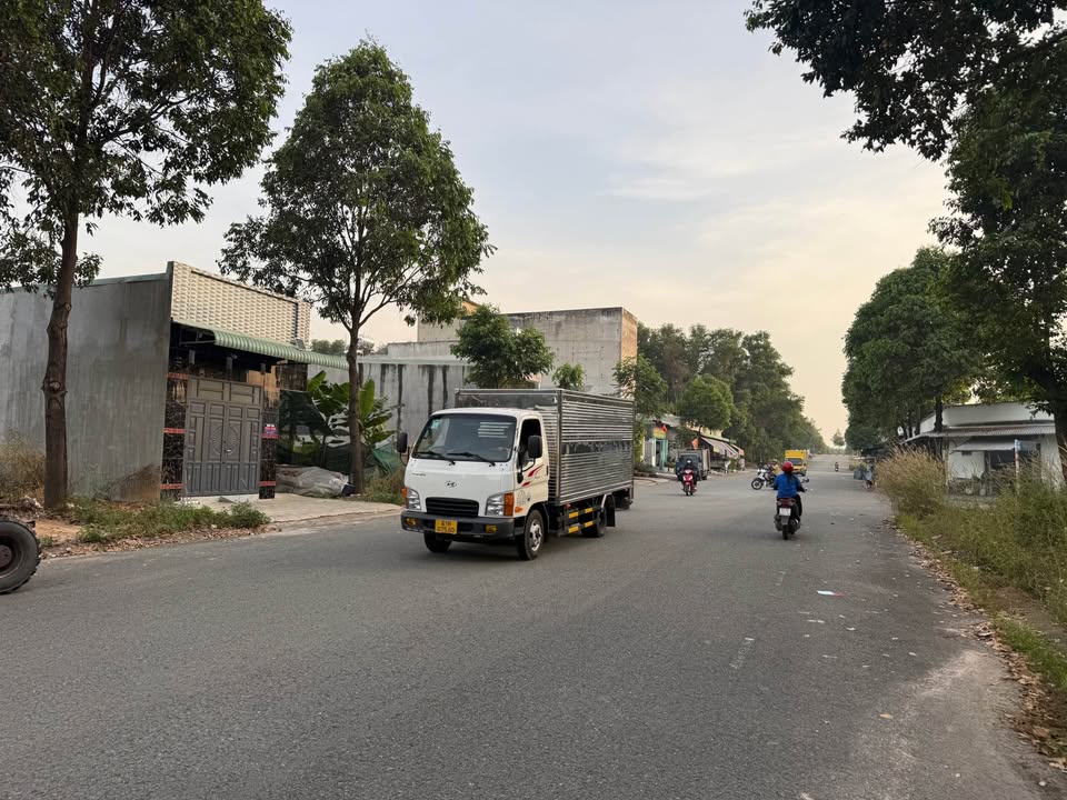 Đất nền Bến Cát 150m² giá 2 tỷ - Tiềm năng sinh lời cao!