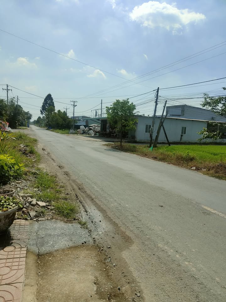 Đất lúa Đức Hòa, Long An 1500m² giá 5.7 tỷ - Đường thông, vị trí đẹp!