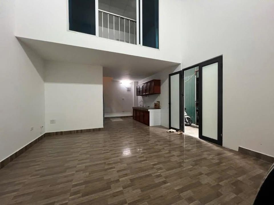 Nhà cấp 4 đường Tân Mai 33m² giá 2.4 tỷ - Vị trí đắc địa gần trường học!