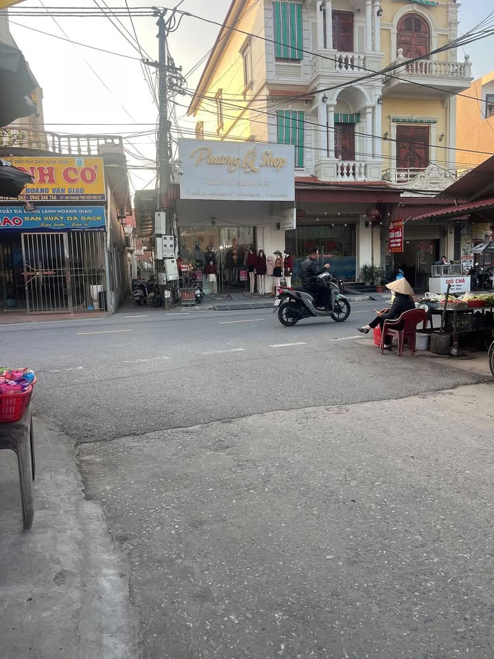 Nhà 2 tầng mặt đường nhựa Nghĩa Lạc, 54m² giá 2.1 tỷ - Sẵn sàng kinh doanh!