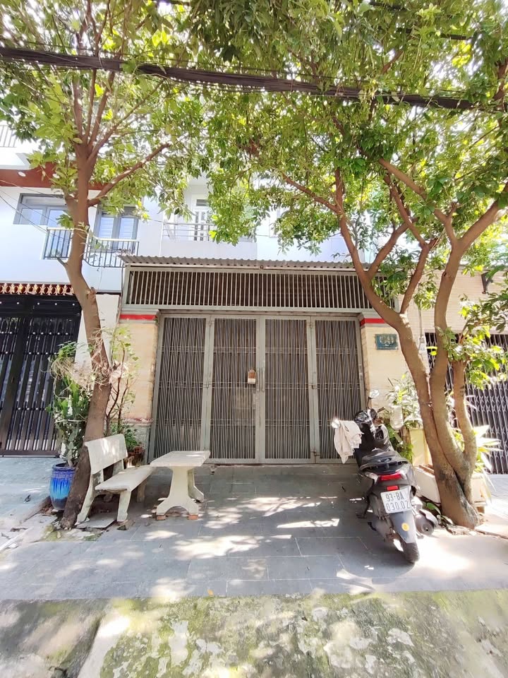 Nhà cho thuê mặt tiền đường Tên Lửa, quận Bình Tân, 100m² - Gần công viên, tiện ích đầy đủ!