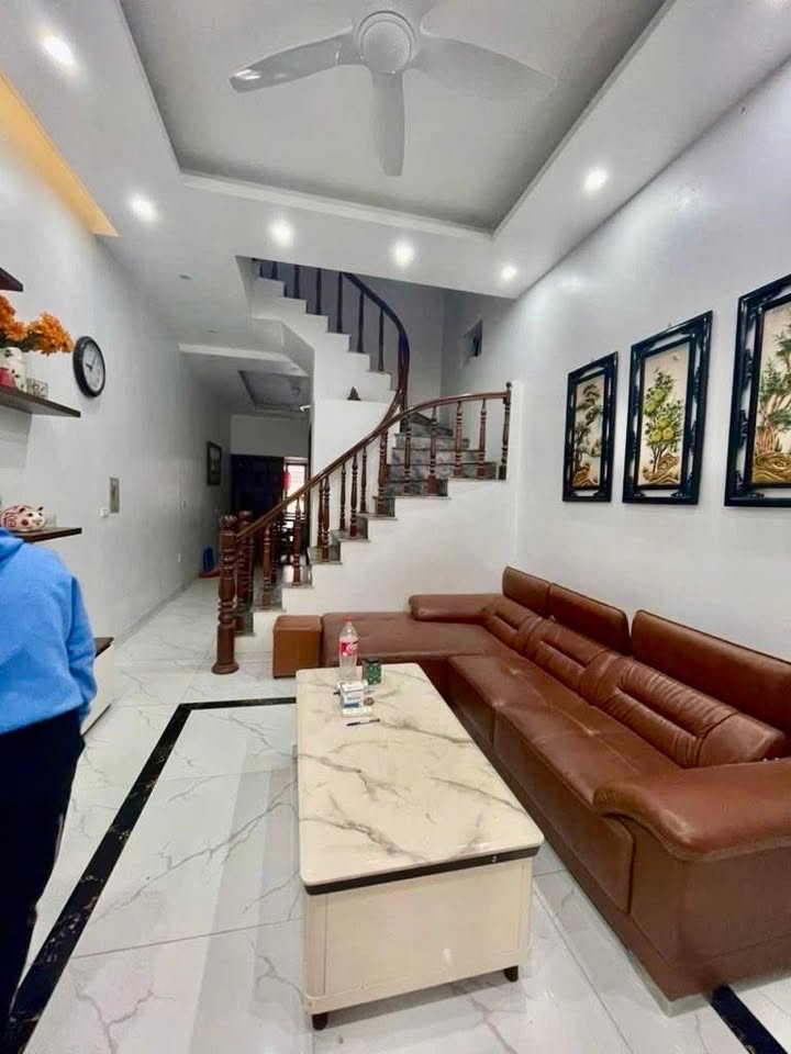 Nhà đẹp Cầu Diễn 57m² giá 10.6 tỷ - Thiết kế 3 tầng sang trọng, ô tô vào tận nơi!