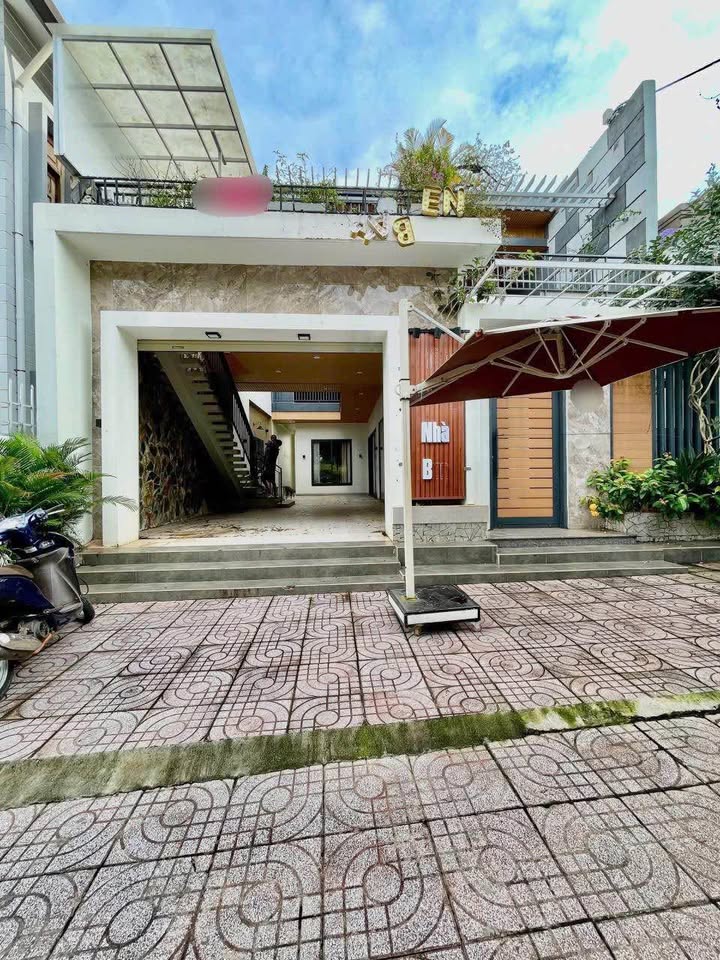 Cho thuê nhà mặt tiền đường Lê Thánh Tông, Buôn Ma Thuột 121m² - Vị trí sầm uất, đông đúc!