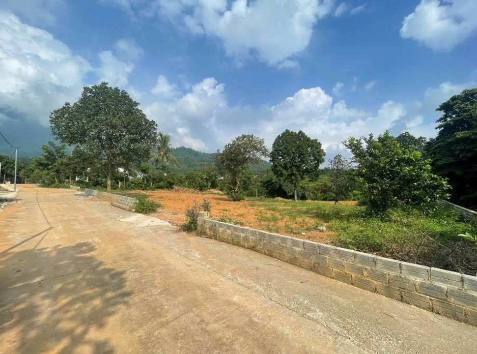 Đất Vân Hòa Ba Vì 1000m² giá 5 tỷ - View thoáng tuyệt đối!