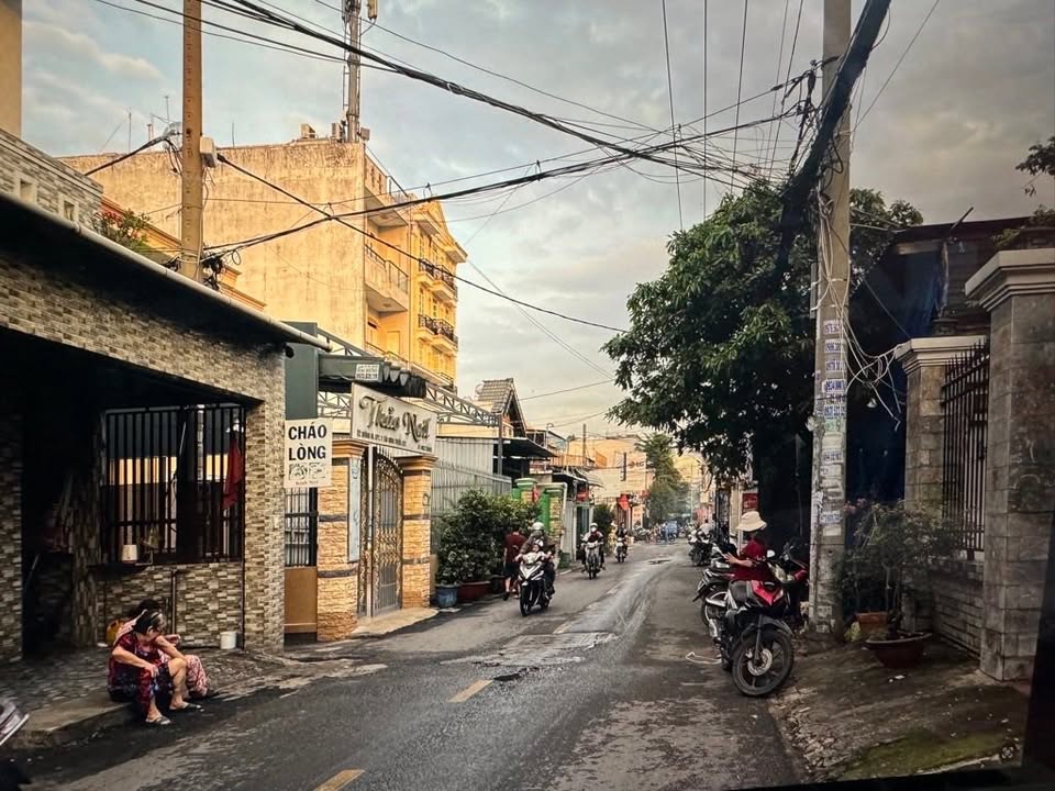 Nhà mặt tiền ĐHT05, Tân Hưng Thuận 76.4m² giá 7.8 tỷ - Kinh doanh thuận lợi!