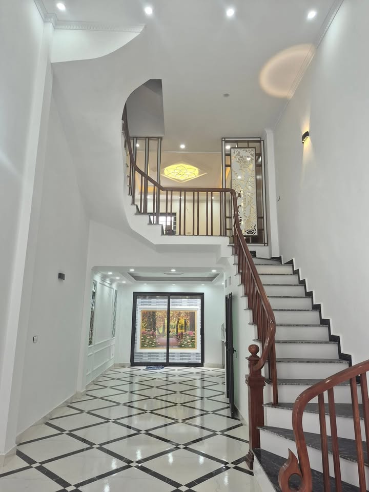 Nhà 5 tầng Tả Thanh Oai 65m² giá chỉ 5,5 tỷ - Cơ hội hiếm có!