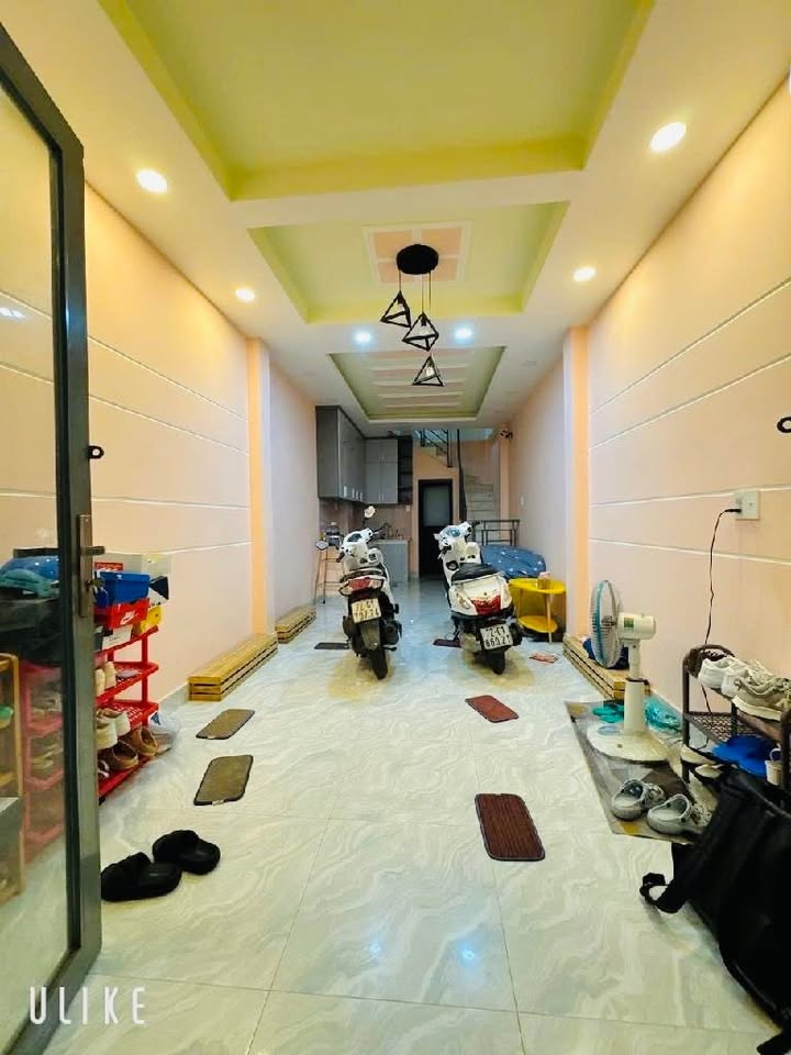 Nhà 5 tầng đường Lê Hồng Phong quận 10 giá 7,68 tỷ - Thu nhập 18 triệu/tháng!