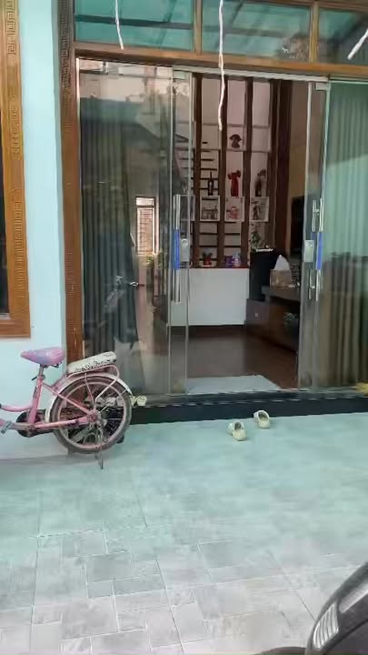 Nhà 2 tầng Quảng Tiến, Sầm Sơn 75m² giá 1 tỷ - Cách đường lớn chỉ vài bước!