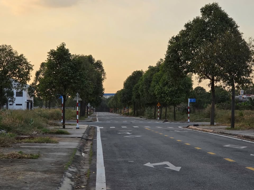 Đất thổ cư 100% tại Long Nguyên, Bến Cát 100m² giá 560 triệu - Giao thông thuận tiện!