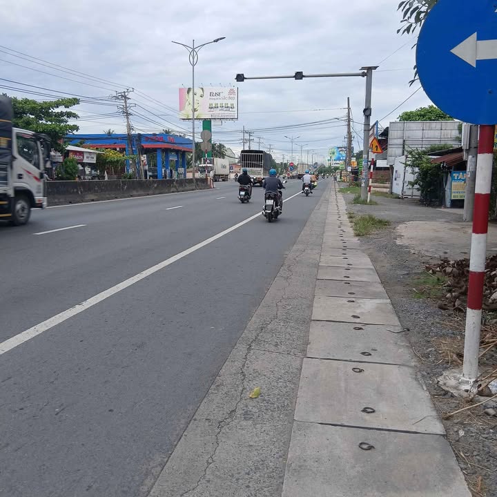 Đất mặt tiền Quốc lộ 1A xã Long Định 1760m² giá 12 tỷ - Cơ hội đầu tư hấp dẫn!