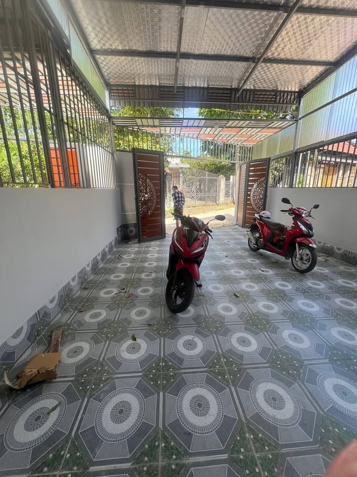 Nhà thổ cư Trảng Bom 110m² giá 1.89 tỷ - Sân ô tô, phòng ngủ rộng rãi!