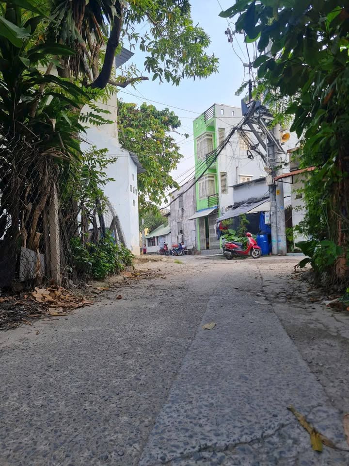 Nhà hẻm xe hơi 86m² Tân Phú, Thủ Đức giá 4.25 tỷ - Vị trí thuận lợi, ở ngay!