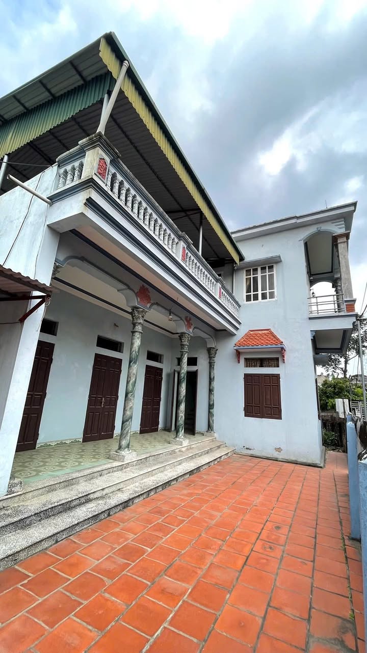 Nhà 2 tầng Tây Trại, Đạo Đức 121m² giá 2 tỷ - Cơ hội vàng cho gia đình!