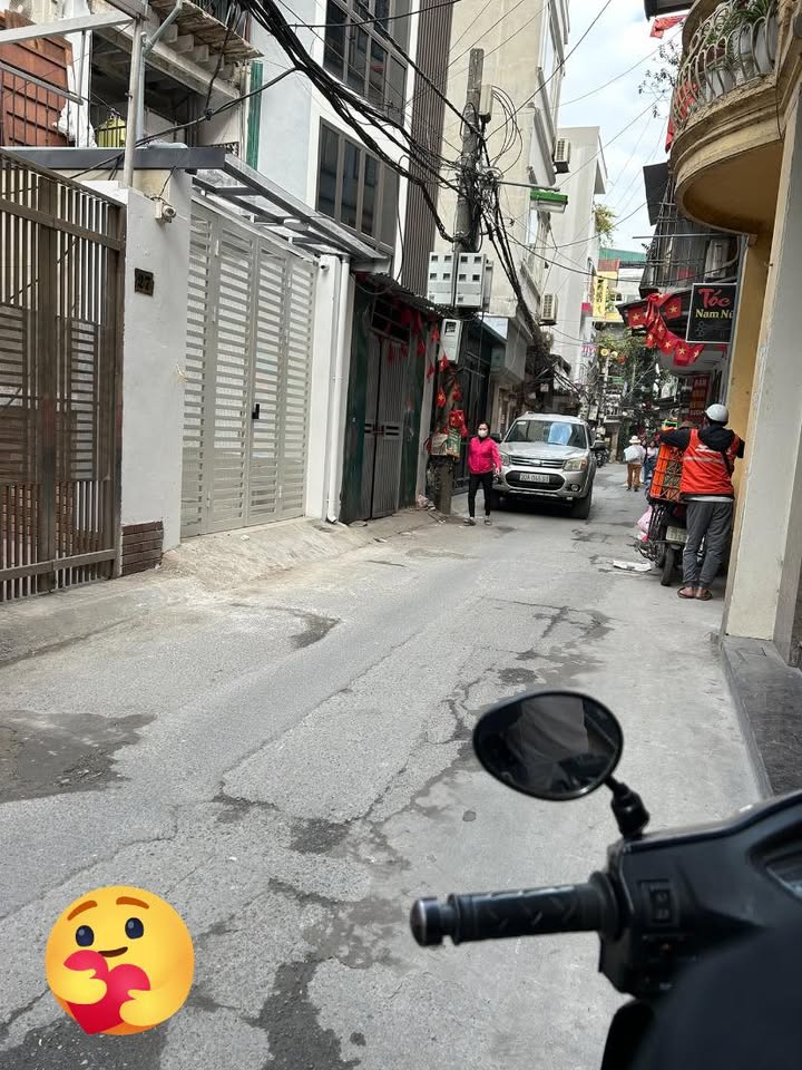 Nhà 4 tầng Định Công 32m² giá 7.25 tỷ - Lô góc thoáng mát, tiện ích đầy đủ