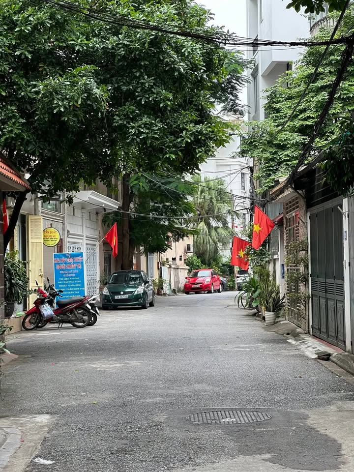 Nhà phố Ngọc Thụy Long Biên 115m² giá 2 tỷ - Mặt tiền 7m, ô tô vào tận nơi!