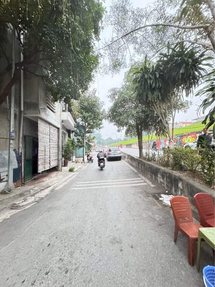 Bán nhà mặt phố Ngọc Thụy Long Biên 108m² giá 20.5 tỷ - Đầu tư sinh lời cao!