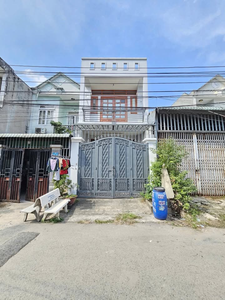 Nhà phố Tân Đông Hiệp, Dĩ An 60m² giá 3.7 tỷ - Thiết kế hiện đại, gần VinCom!