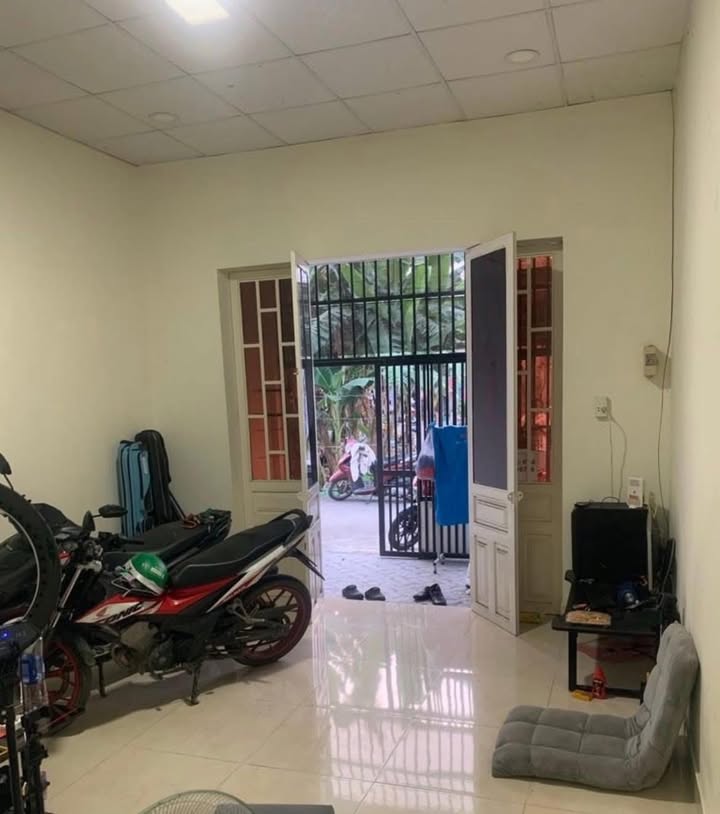 Nhà HXH Hoàng Hữu Nam, Quận 9, 44.3m² giá 3.05 tỷ - Kết nối hoàn hảo đến trung tâm!