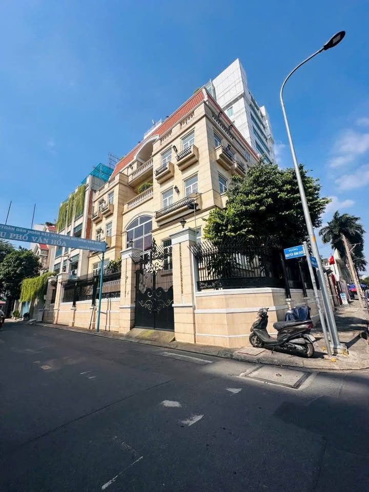 Biệt thự mặt tiền Huỳnh Lan Khanh, Tân Bình 400m² - Cơ hội vàng cho nhà đầu tư!