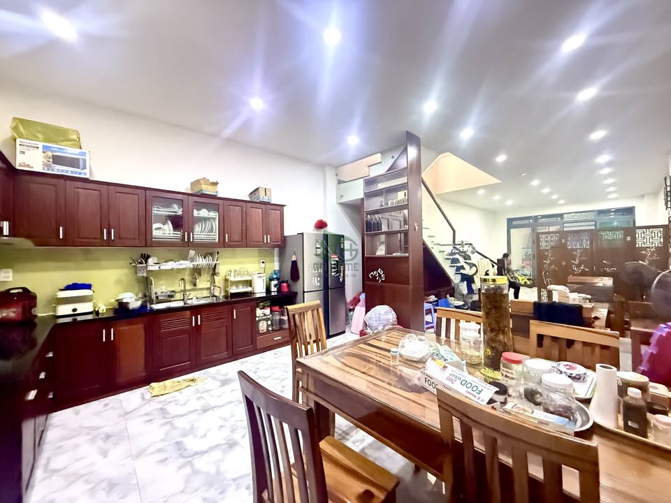 Cho thuê nhà 4 tầng full nội thất KĐT Hà Quang 2, Nha Trang - Vào ở ngay!