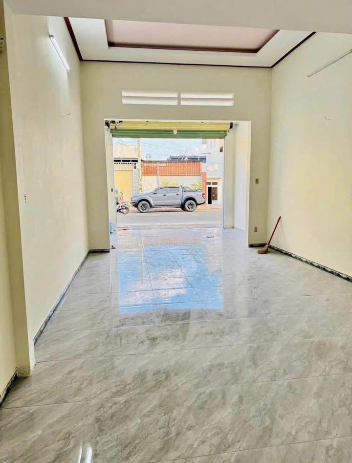 Nhà mặt tiền đường Chu Văn An, Bảo Lộc 1 phòng ngủ - Cho thuê 8 triệu/tháng, vị trí sầm uất!