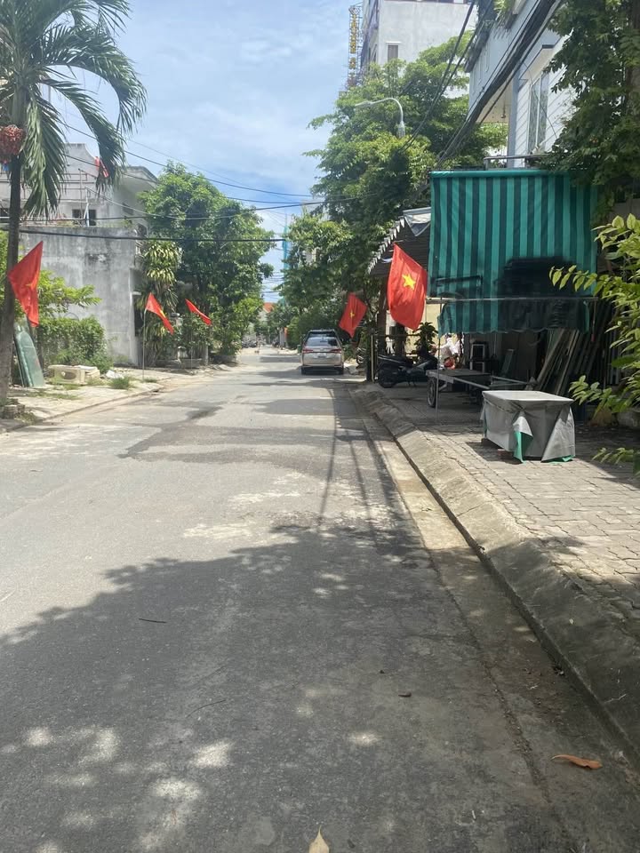 Nhà 3 tầng Dương Tụ Quán Đà Nẵng 98m² giá thỏa thuận - Đầu tư sinh lời ngay sát biển Mỹ Khê!