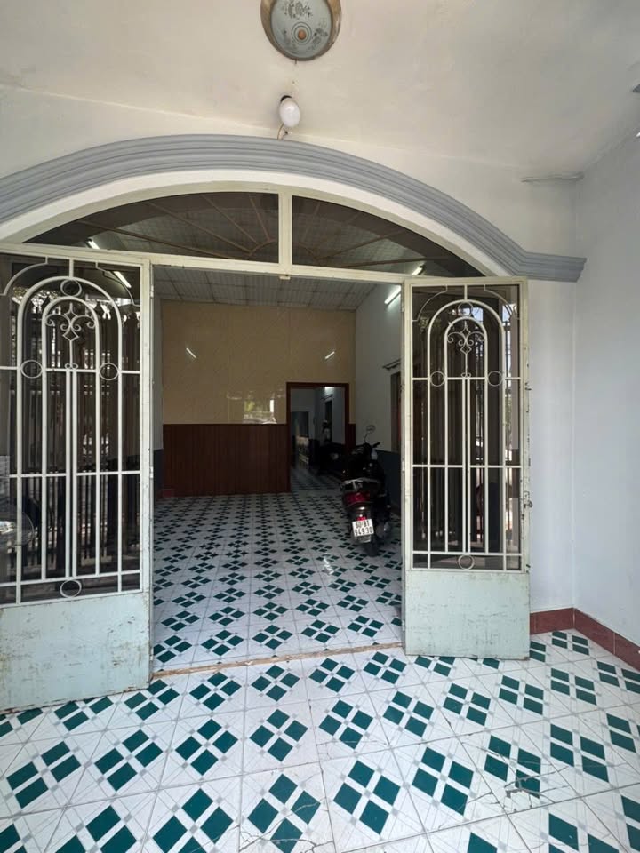 Nhà mặt tiền Phường Tân Tiến 104m² giá 10 triệu - Phù hợp kinh doanh ngay!