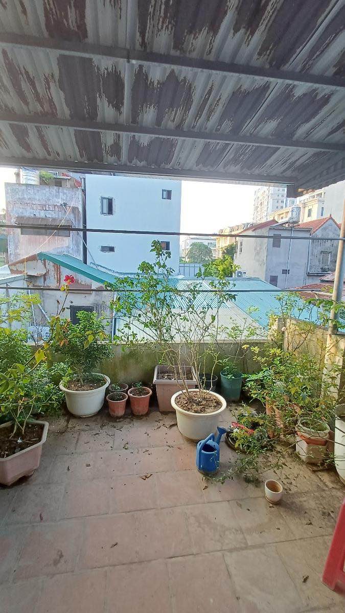 Nhà Lạc Long Quân Tây Hồ 50m² giá 14.6 tỷ - Vị trí đắc địa gần Hồ Tây!