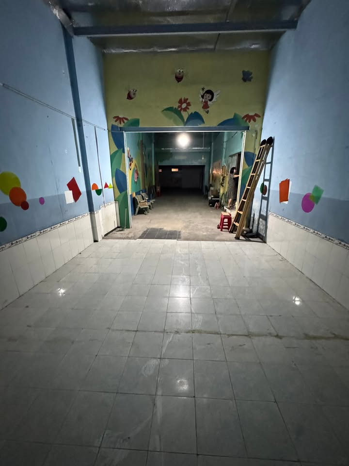 Cho thuê kho mặt tiền Mễ Cốc, P15, Q8 - Diện tích 200m² chỉ 25 triệu!