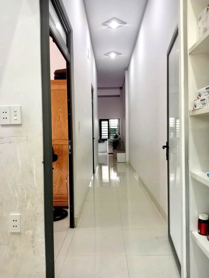 Nhà mặt tiền kinh doanh Y Wang, Phường Ea Kao, 150m² giá 4.8 tỷ - Cơ hội đầu tư hấp dẫn!