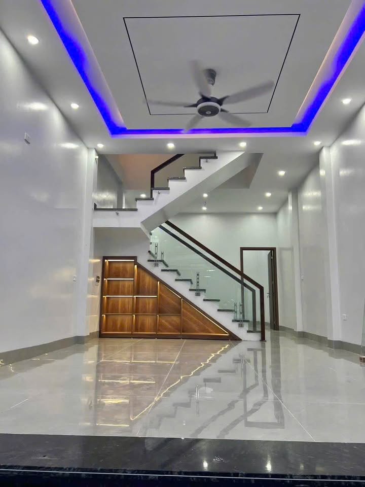 Nhà 2 tầng hiện đại đường Ngọc Mai, Quảng Thành 90m² - Bán gấp do chuyển công tác!