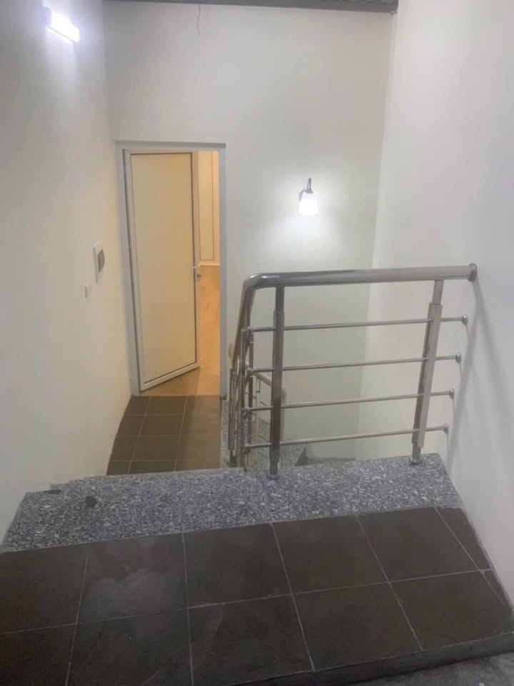 Nhà cho thuê Văn Miếu Đống Đa 40m² giá 8 triệu - Bàn giao ngay!