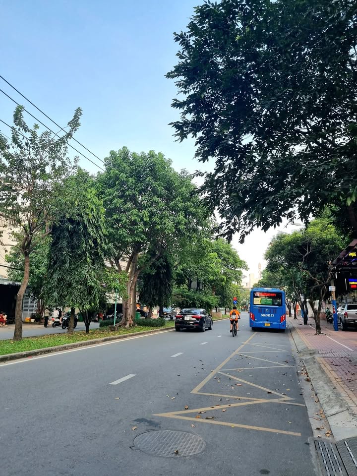 Nhà mặt tiền Đại lộ 3, Phước Bình, Quận 9 - 86m² giá 10.5 tỷ - Thương lượng chính chủ!