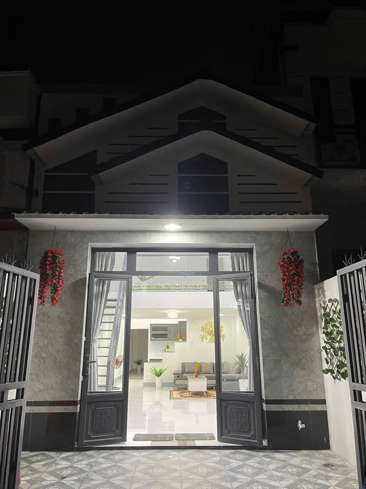 Nhà riêng Cần Giuộc Long An 91m² giá 1.95 tỷ - Thiết kế hiện đại, sẵn sàng ở ngay!