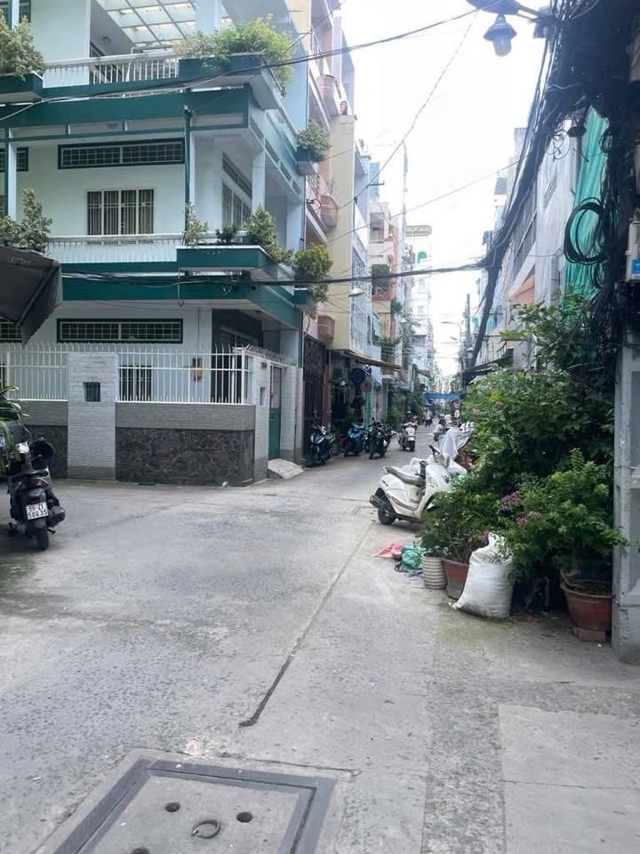 Nhà phố Trần Hưng Đạo, Q1 - 33m² giá 10.5 tỷ - Dòng tiền 30 triệu/tháng!