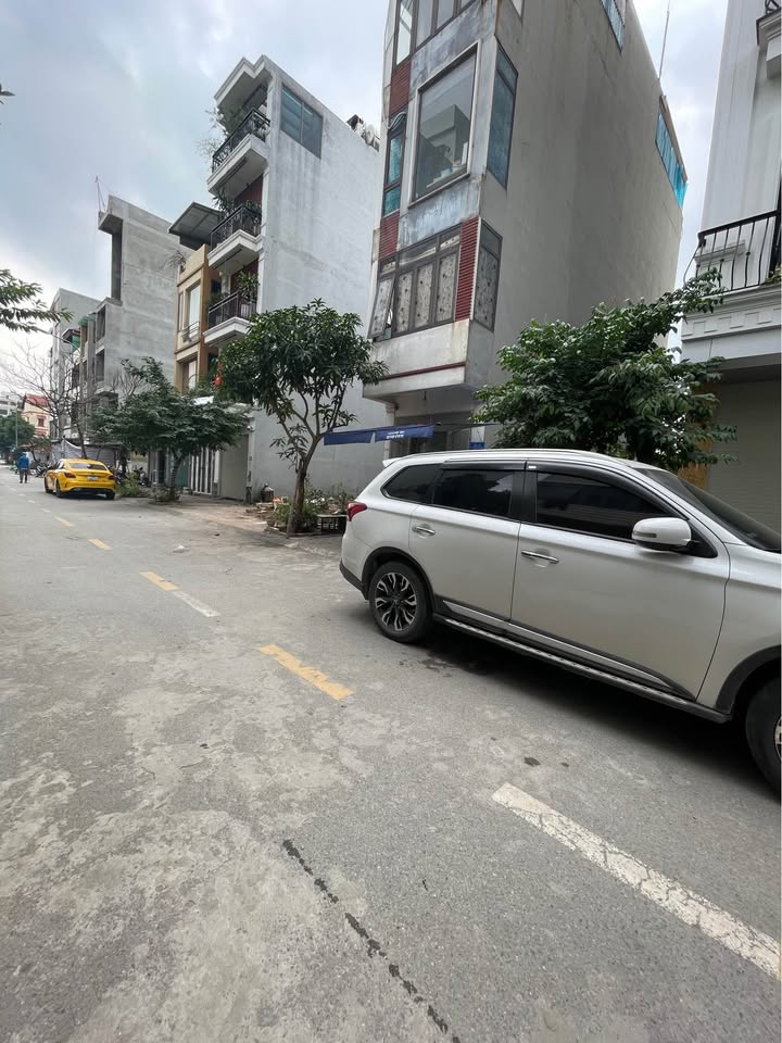 Nhà phố Thạch Bàn - Long Biên 65m² - Kinh doanh đỉnh - Giảm 400 triệu!