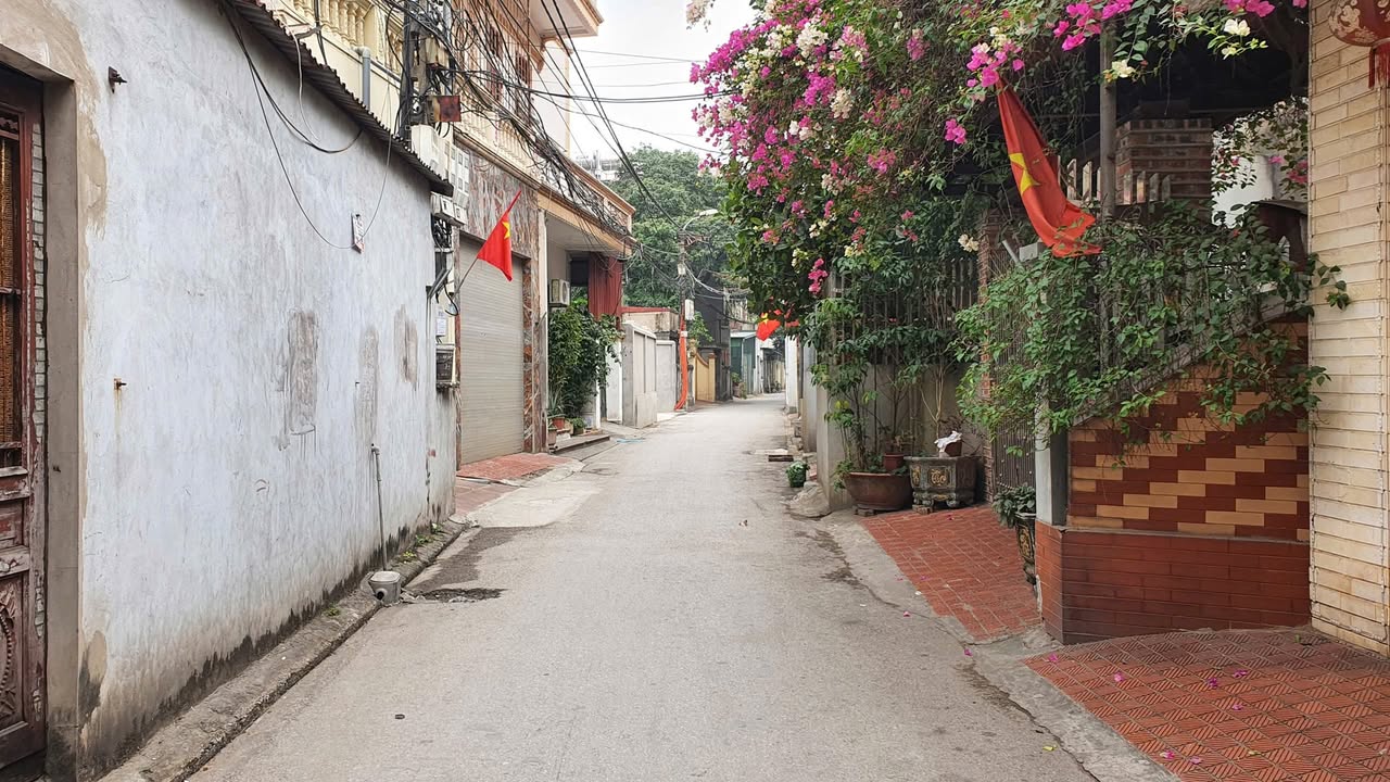 Đất nền Tình Quang, Việt Hưng 31m² giá 3 tỷ - Ô tô đỗ cổng, sổ đỏ chính chủ!