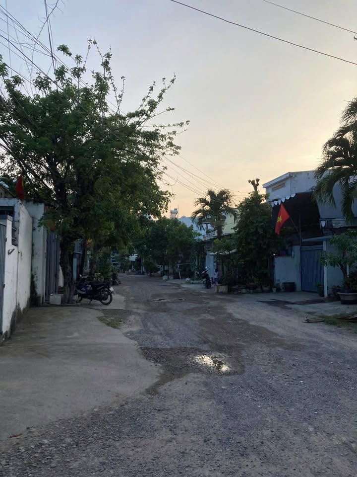 Nhà cấp 4 mặt tiền Nguyễn Thị Định, Nha Trang 122m² giá 5.3 tỷ - Đầu tư sinh lời cao!