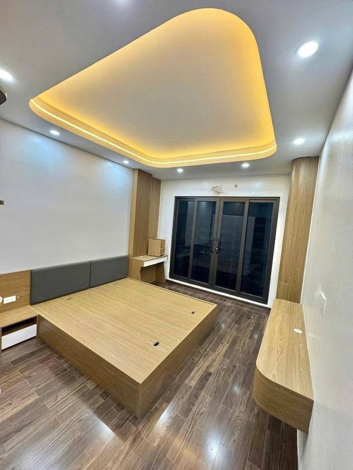 Nhà đẹp Cầu Giấy 46m² giá 15 tỷ - Thiết kế hiện đại, vị trí trung tâm!
