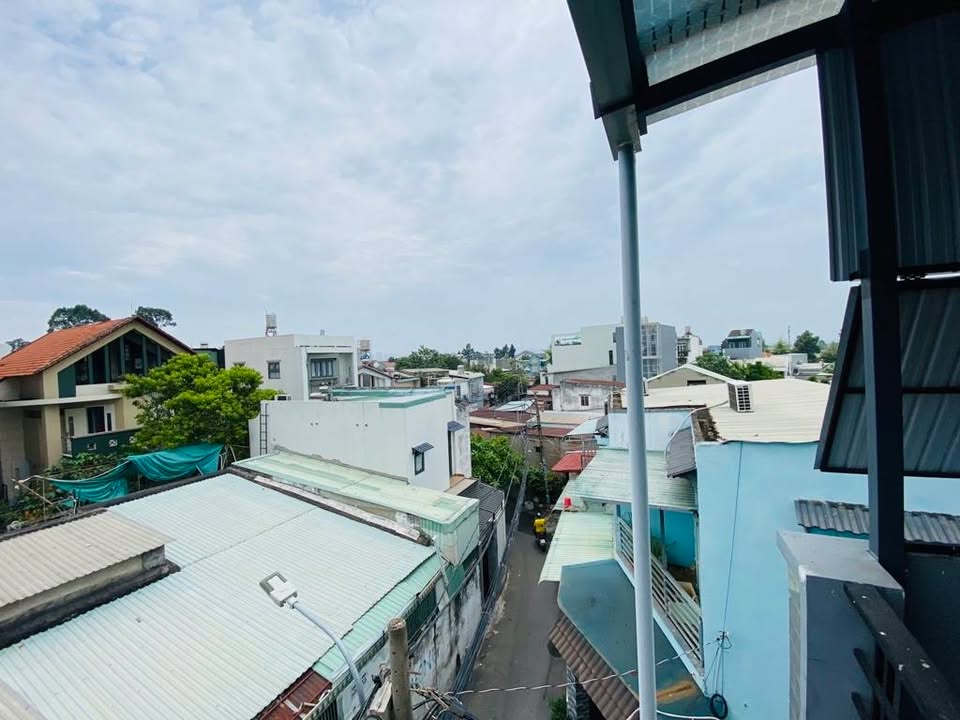 Nhà 3 tầng góc Phạm Văn Đồng, Linh Tây 72m² - Ô tô vào tận nhà, giá thỏa thuận!