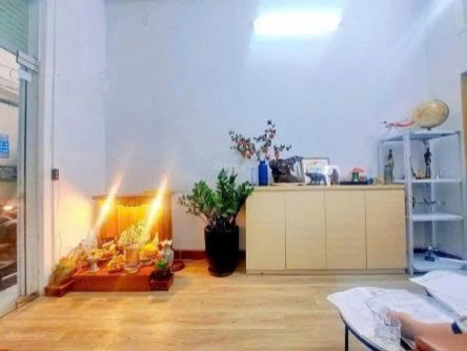 Nhà phố cho thuê tại Ông Ích Khiêm, quận Ba Đình 79m² - Vị trí đắc địa, giao thông thuận lợi