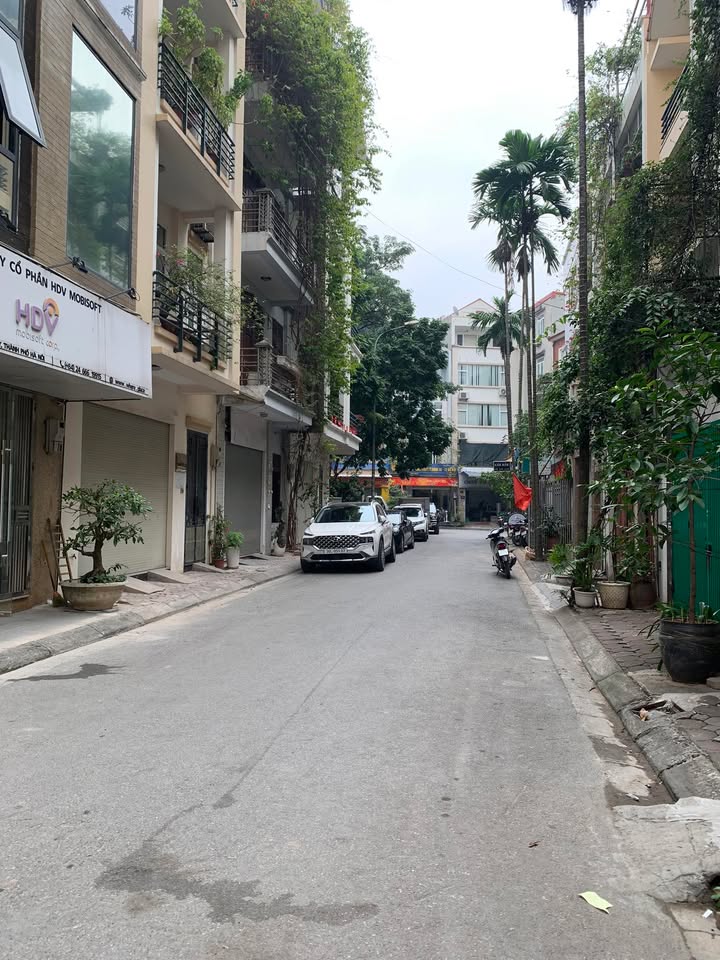 Nhà cho thuê 5 tầng tại Trần Kim Xuyến, Cầu Giấy 80m² - Đầy đủ tiện nghi, phù hợp làm văn phòng!